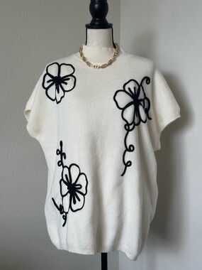 Blu Pepper Perch Cream Knit Sweater with Gold Chain Accent